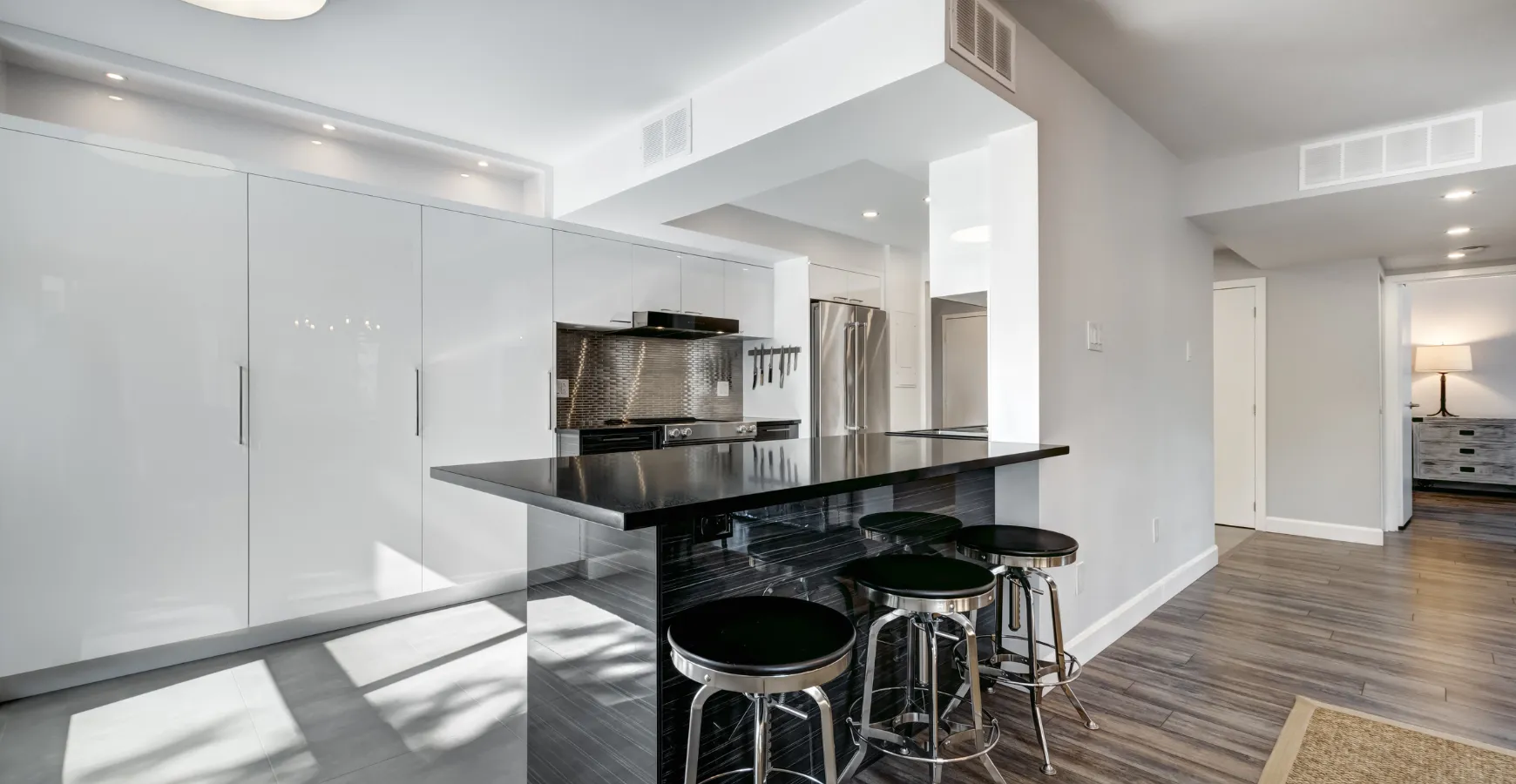 Dallas home remodeling and kitchen-living space renovation project